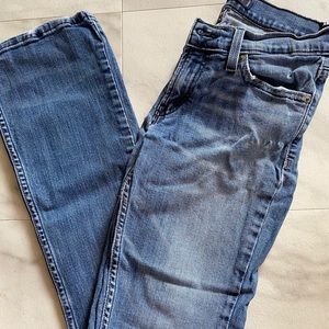 LEVI’S MEDIUM WASH, WIDE ANKLE JEAN